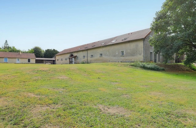 Beautiful home in Monthenault with WiFi