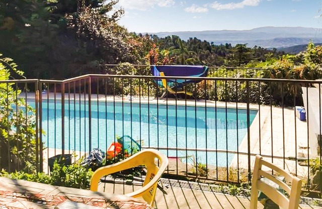 Beautiful home in Mercuer with WiFi