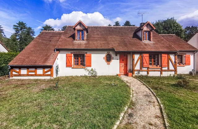 Beautiful Home In Salbris