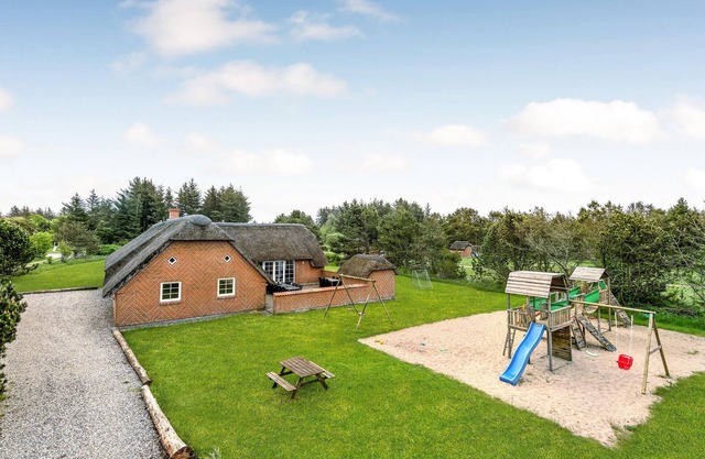 Beautiful home in Ulfborg with WiFi