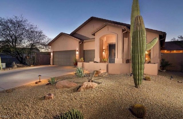 Beautiful home near the Superstition Mountains