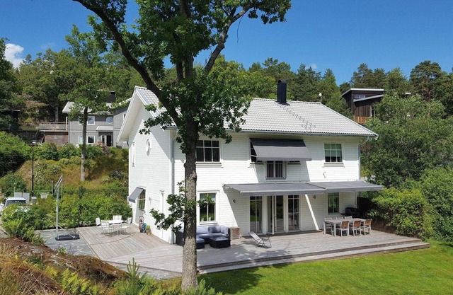 Beautiful house close to the sea and the city
