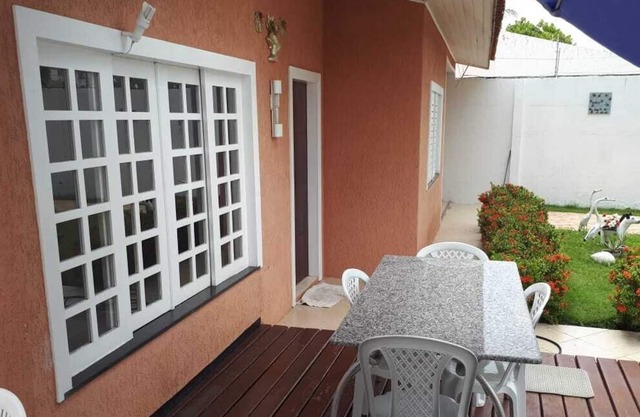 BEAUTIFUL HOUSE WITH POOL NEAR SHOPPING AND BEACHES
