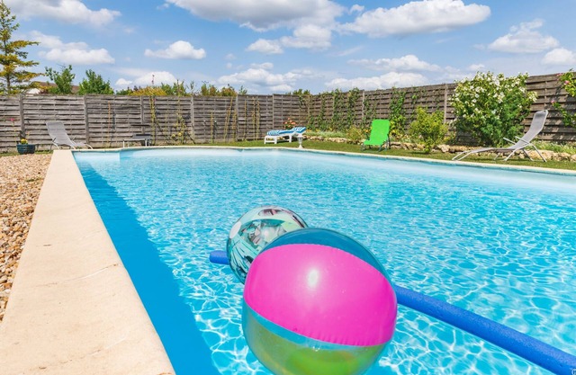 Beautiful house with pool - 6/8 people