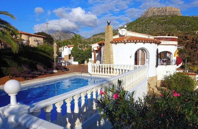 Beautiful house with great sea views and private pool near the beach