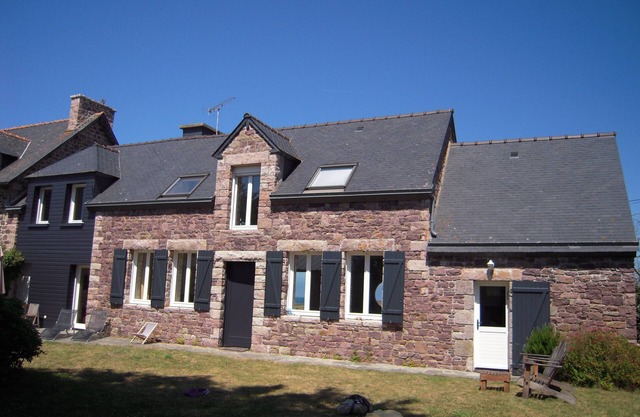 BEAUTIFUL HOUSE WITH SUPERB SEA & FIELD VIEW, COMFORTABLE, DIRECT BEACH ACCESS