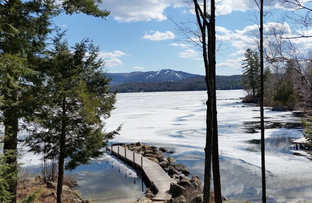 Beautiful Lakefront Home Perfect for Every Season