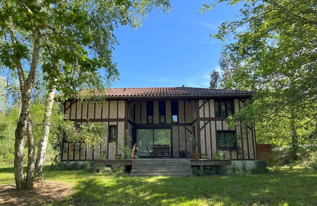 Beautiful Landes architect's house in the heart of nature, close to the ocean