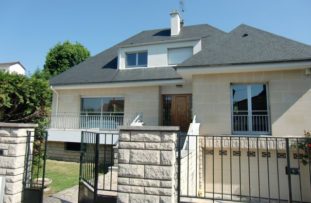 Beautiful large house in Deuil la Barre, 12 minutes from central Paris (Gare du Nord)