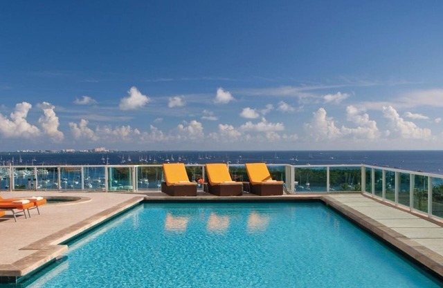 Beautiful&Luxury Condo "5 Star Hotel"as Low as $125 night!FREE Parking Included