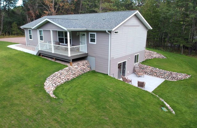 Beautiful new house 5 min from Sand Valley Golf and 45 min from Wisconsin Dells