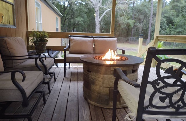 Beautiful,newly remodeled hideaway if your looking to head South for the winter!