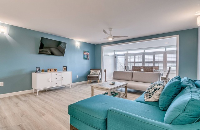 Beautiful Newly renovated condo steps from the beach