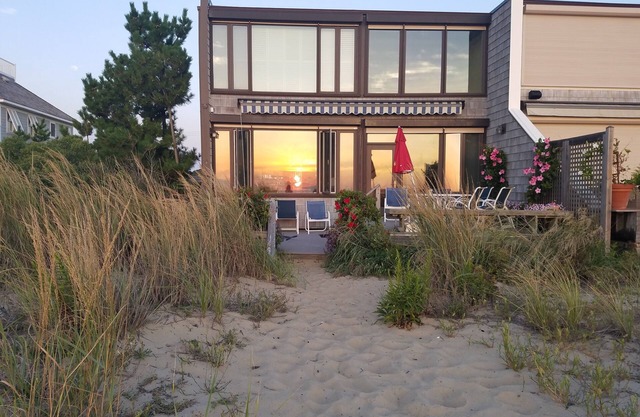 Beautiful North Shores Beach Home - Great deck with views that go on and on