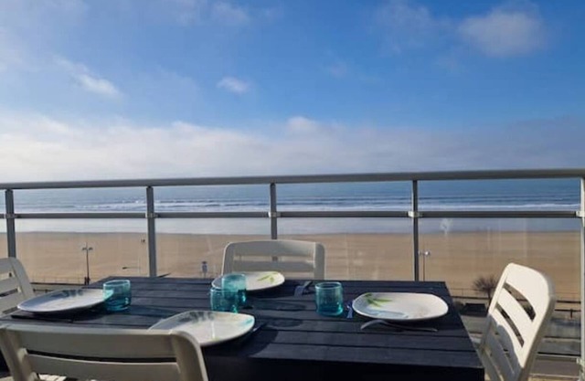 Beautiful oceanfront apartment