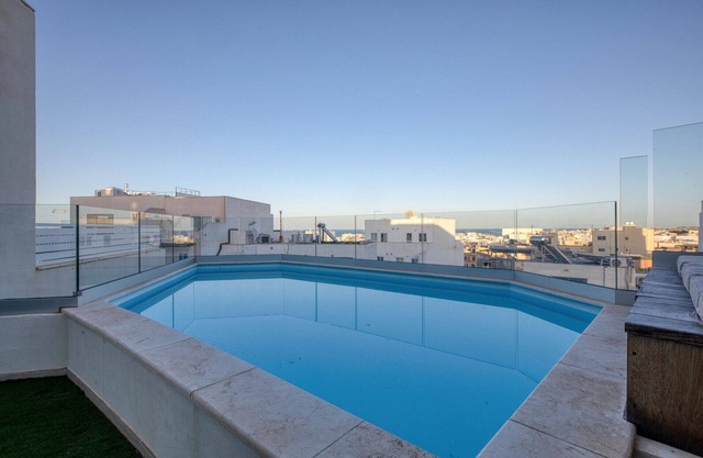 Beautiful Penthouse with pool and terrace