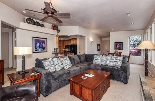 Beautiful Private Patio Views Entrada Gated Community Near Bike Trails