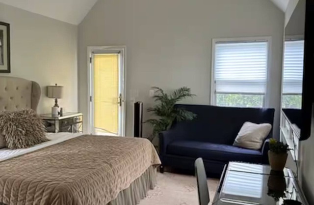 Beautiful Private Room Near Stony Brook University