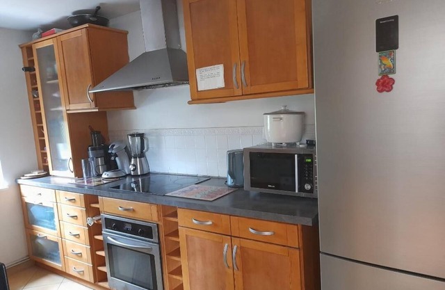 Beautiful private room homestay Cergy near greenery