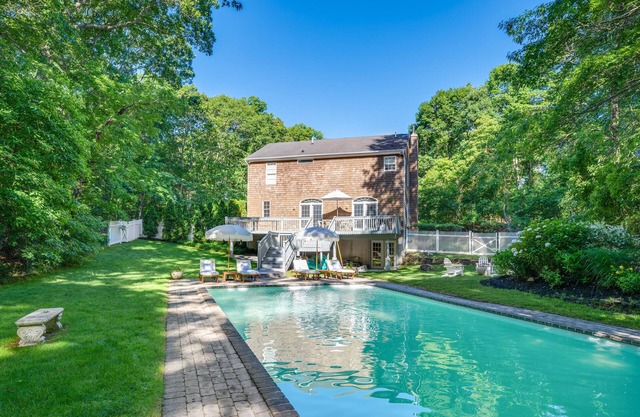 Beautiful Private, Secluded Southampton All Season Retreat, Close To Beaches