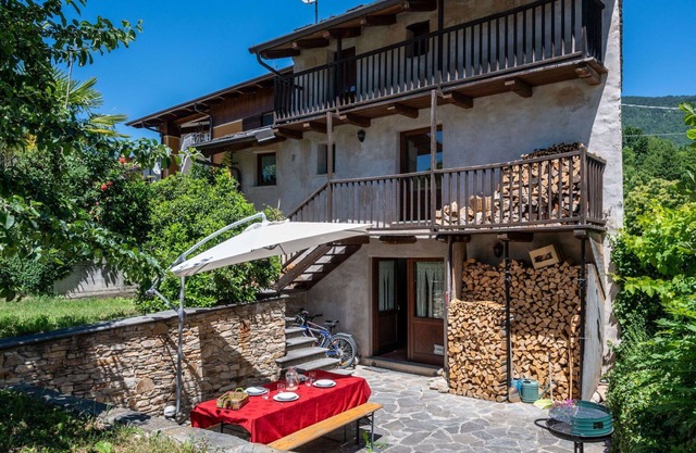 Beautiful private villa for 4 guests with WIFI, TV, patio and parking