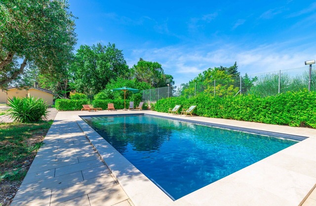 Beautiful private villa for 7 guests with private pool, WIFI, TV, patio, panoramic view and park.