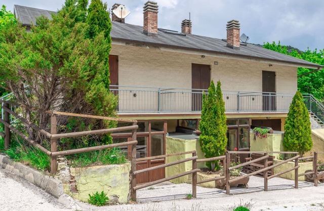 Beautiful private villa for 8 guests with WIFI, TV, balcony, pets allowed and panoramic view