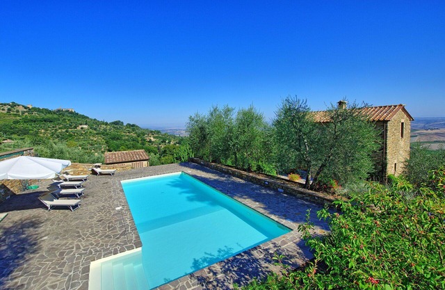 Beautiful private villa for 8 people with private pool, WIFI, patio and panoramic view