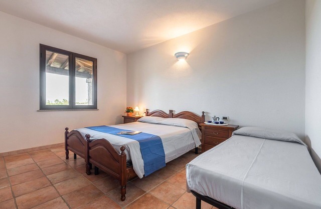 Beautiful private villa for 8 guests with TV, terrace and parking