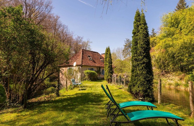 Beautiful private villa for 4 guests with TV, terrace, pets allowed and parking