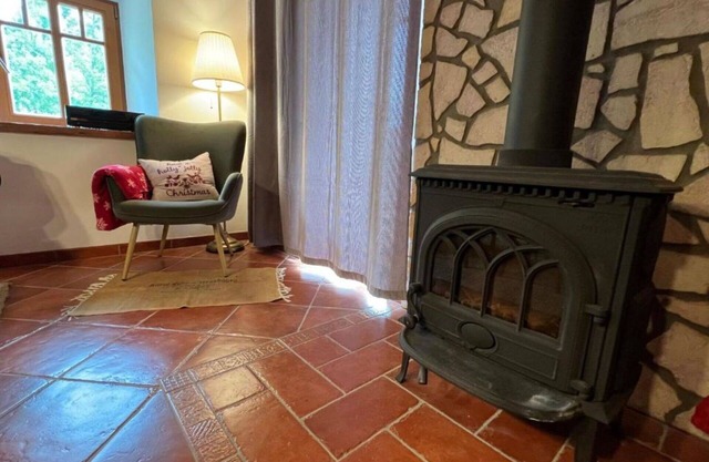 Beautiful private villa for 5 people with WIFI, TV, terrace, pets allowed and parking