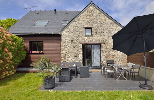 Beautiful private villa for 5 people with WIFI, TV, patio and pets allowed