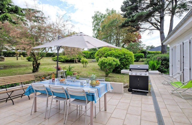 Beautiful private villa for 8 guests with WIFI, TV, terrace and pets allowed