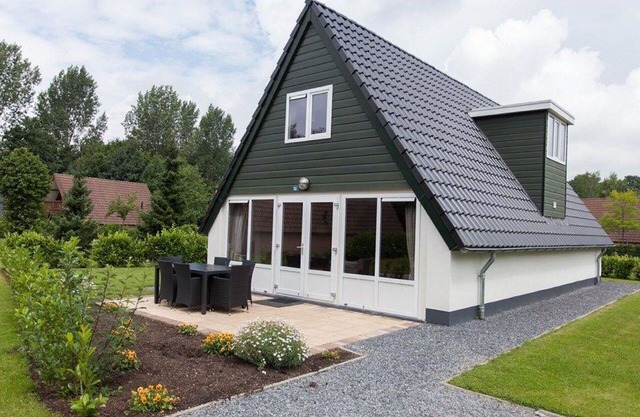 Beautiful private villa for 8 guests with WIFI, pool, TV, terrace and parking