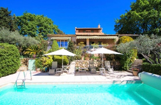 Beautiful Provencal house with private pool in picturesque village not far from the sea
