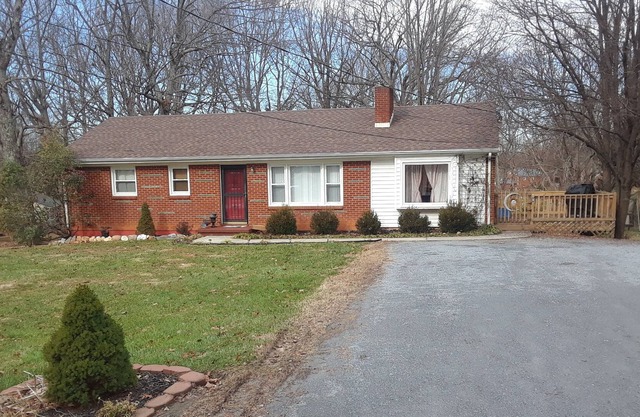 Beautiful ranch home on a quiet street with a great location