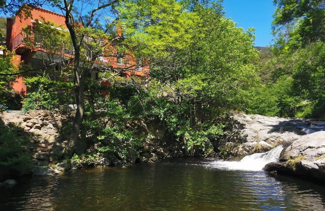 Beautiful River-front Villa with Natural Pool & Aircon