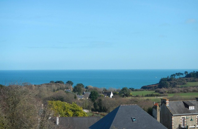 beautiful sea view rental with spa and sauna