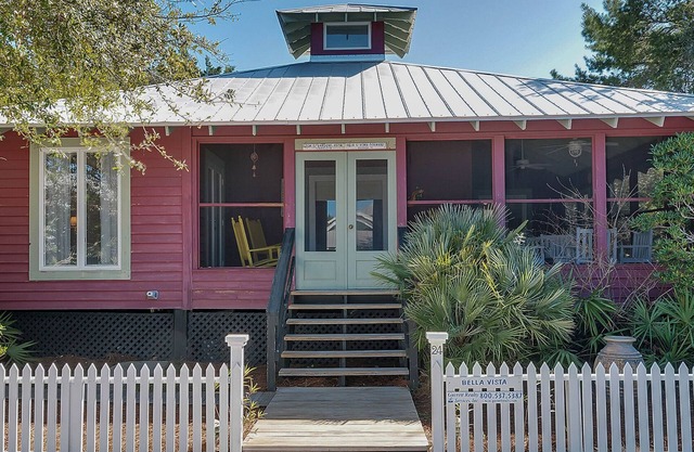 Beautiful Seaside Cottage, Sports Club, Sleeps 6 + Free Attraction Tickets!