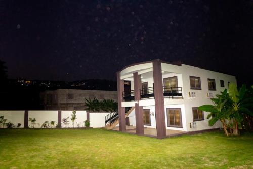 Beautiful, serene and relaxing, 3bd rm, 3 Guest