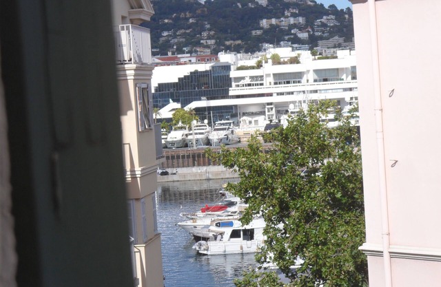 Beautiful, Spacious, 1 Bedroom Apt in Cannes