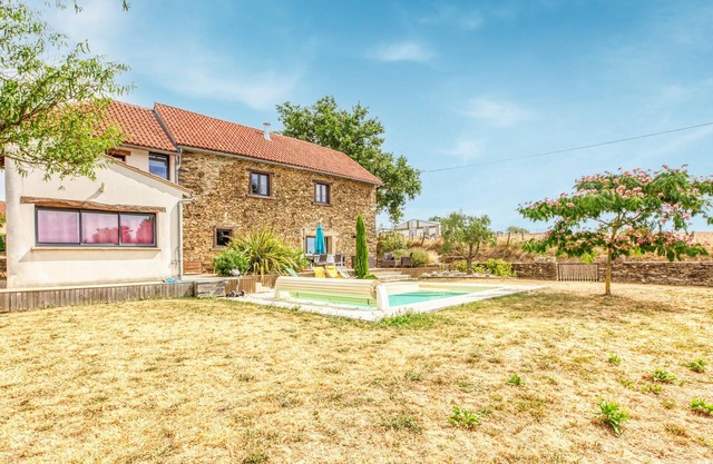 Beautiful stone house from 1900 in fantastic area.
