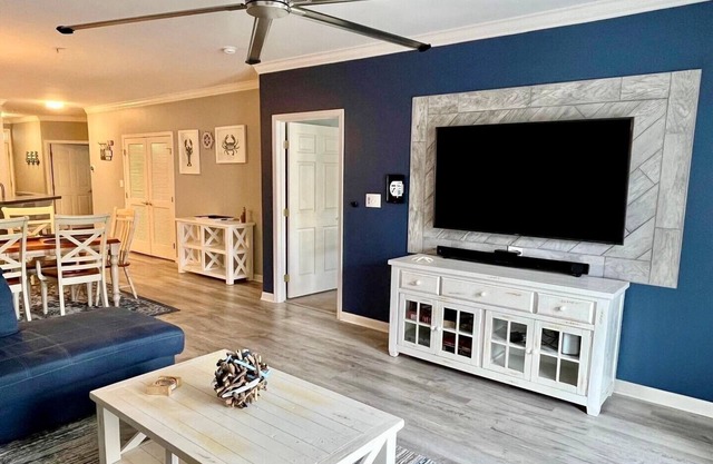 Beautiful Sunset Island 3 BR Condo, FREE Linens &Towels, includes 4 Beach Chairs