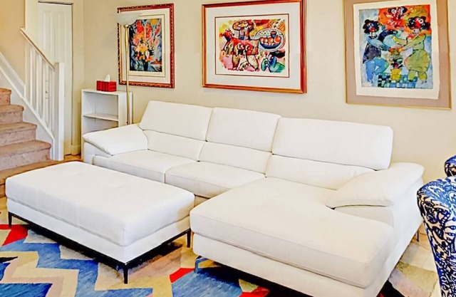 Beautiful Townhouse Close by the AIRPORT, BEACH, CRUISE PORT, CONVENTION CENTER