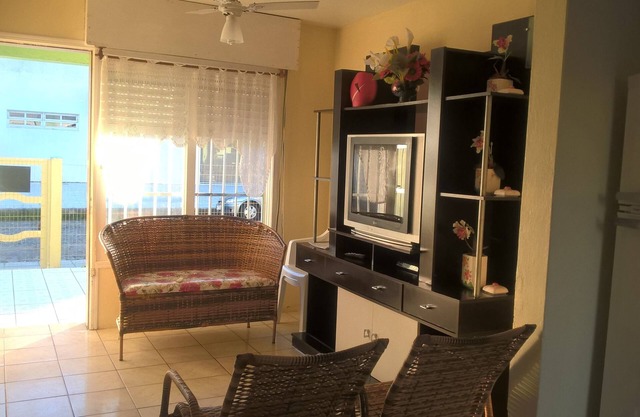 Beautiful Townhouse near the sea Wifi 2 bedrooms safe and with electronic cable TV