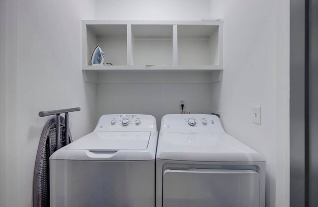 Beautiful Townhomes! Two Units With Outdoor Patios