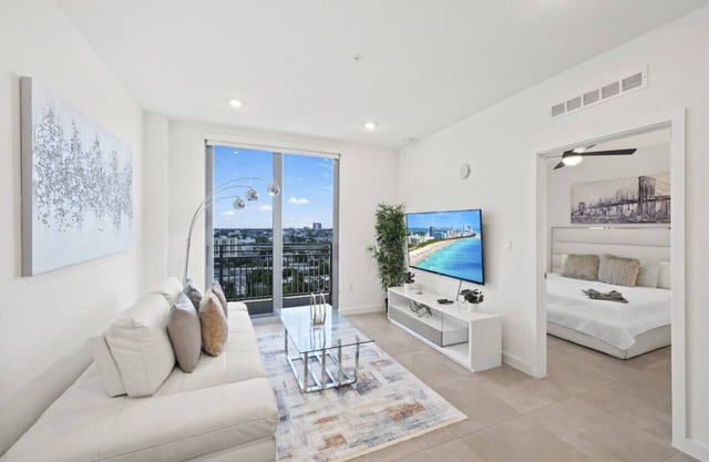 Beautiful Unit in Dowtown Miami W Free Parking
