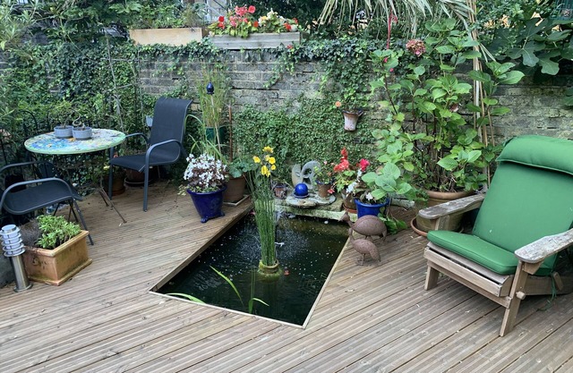Beautiful Victorian townhouse flat facing park