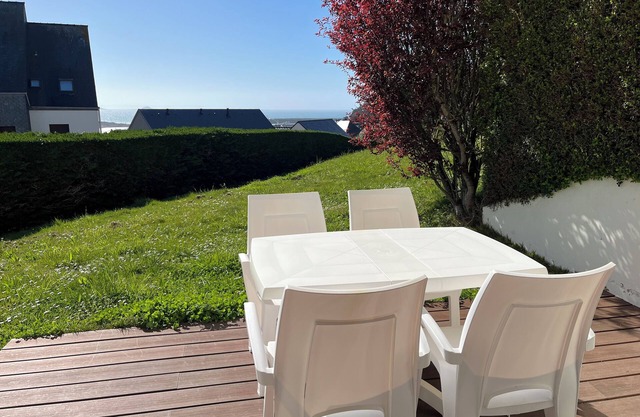 Beautiful view of the port and the Verdelet. Garden level. Wifi