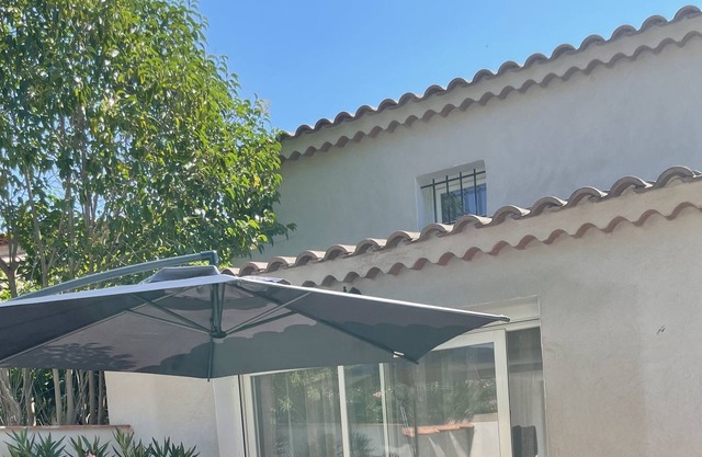 Beautiful Villa 6pers + jacuzzi near beaches